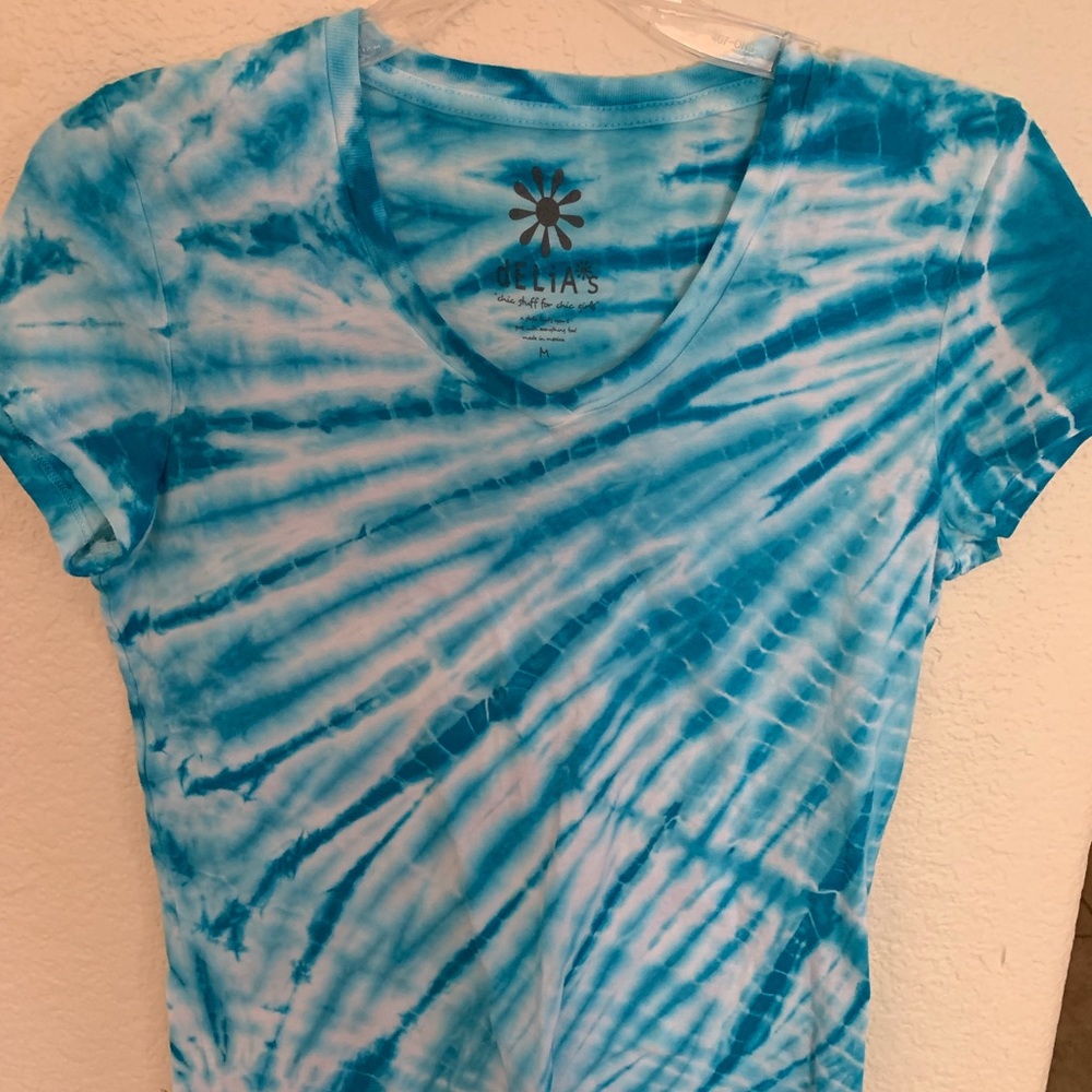 Delia’s cute tie dye shirt! W/bonus pineapple t